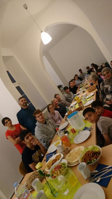 Iftar-Abendessen im Haus der Gemeinschaft für eine Kultur des Zusammenlebens